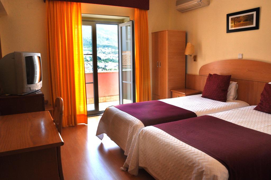 Hotel Solneve Covilha Luaran gambar